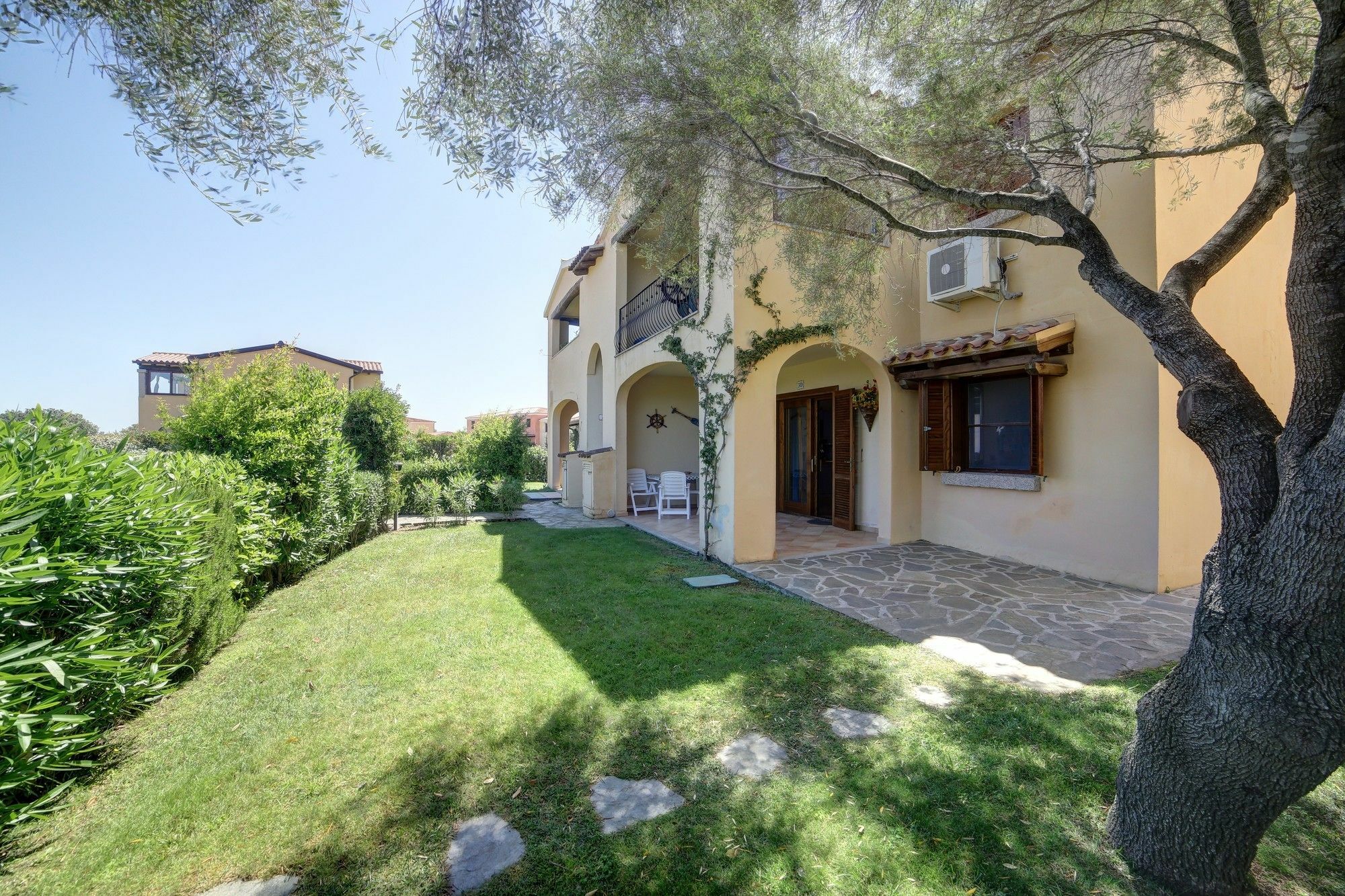 Delia Apartments سان تيودورو المظهر الخارجي الصورة